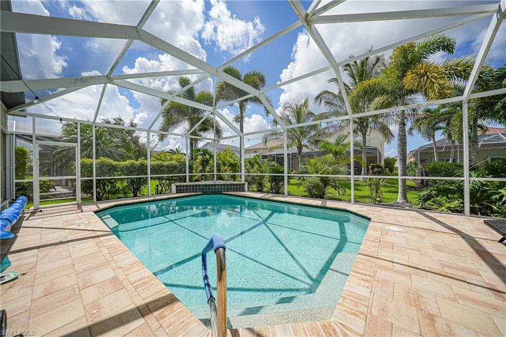 2532 Blackburn CIR CAPE CORAL, FL 33991