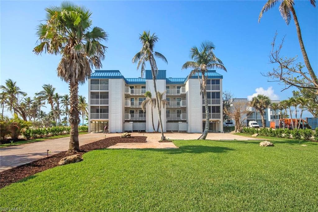 3049 W Gulf DR 202 SANIBEL, FL 33957