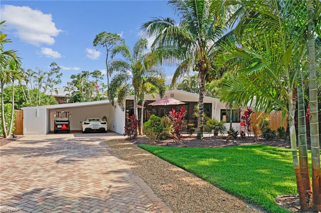 1294 Michigan AVE NAPLES, FL 34103