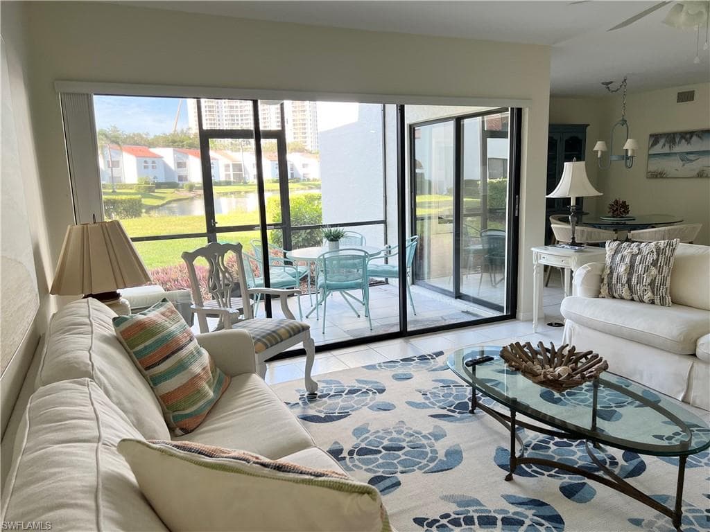 565 Beachwalk CIR T-102 NAPLES, FL 34108