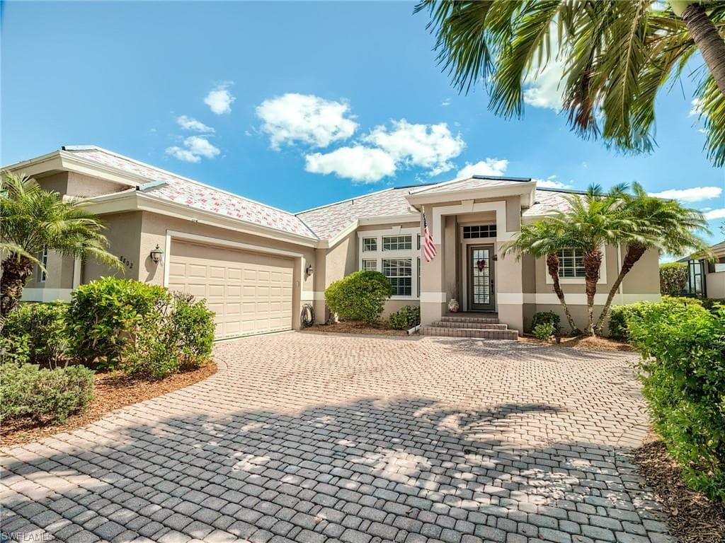 8802 New Castle DR FORT MYERS, FL 33908