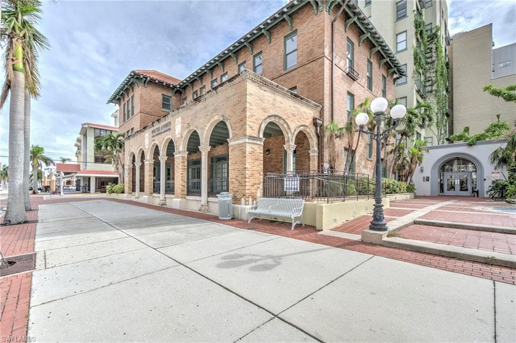 2310 1st ST 202 FORT MYERS, FL 33901