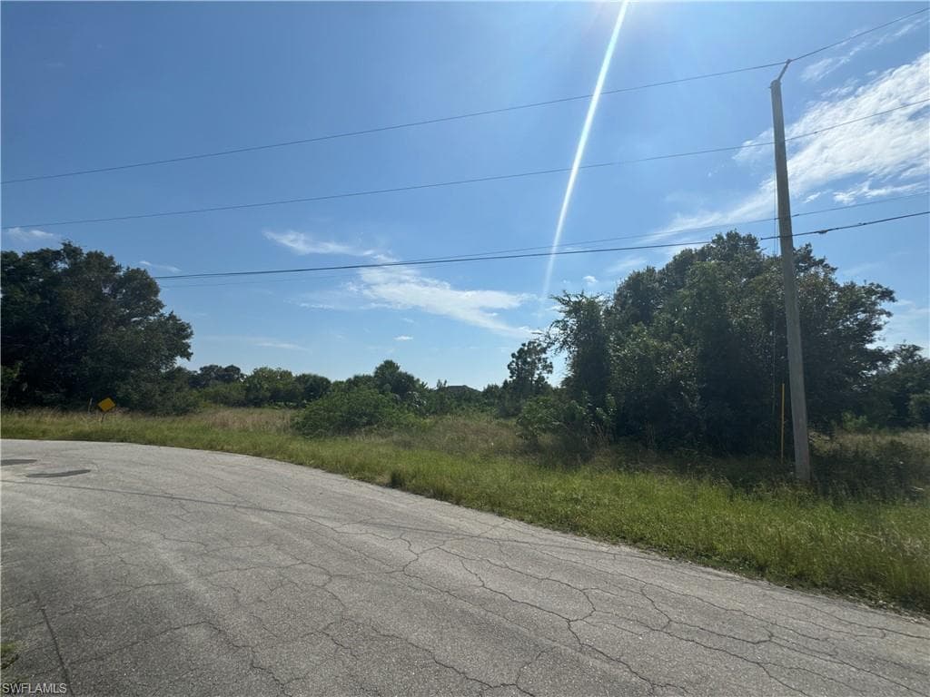 2505 11th ST SW LEHIGH ACRES, FL 33976