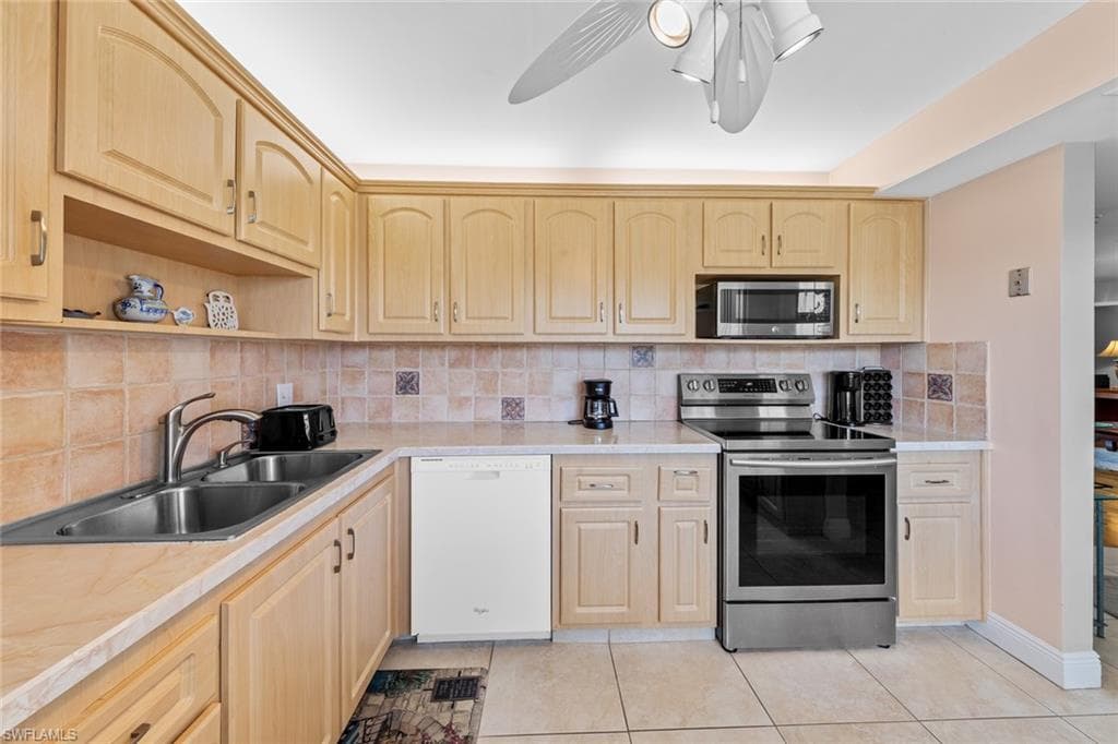 581 Teryl RD 6 NAPLES, FL 34112