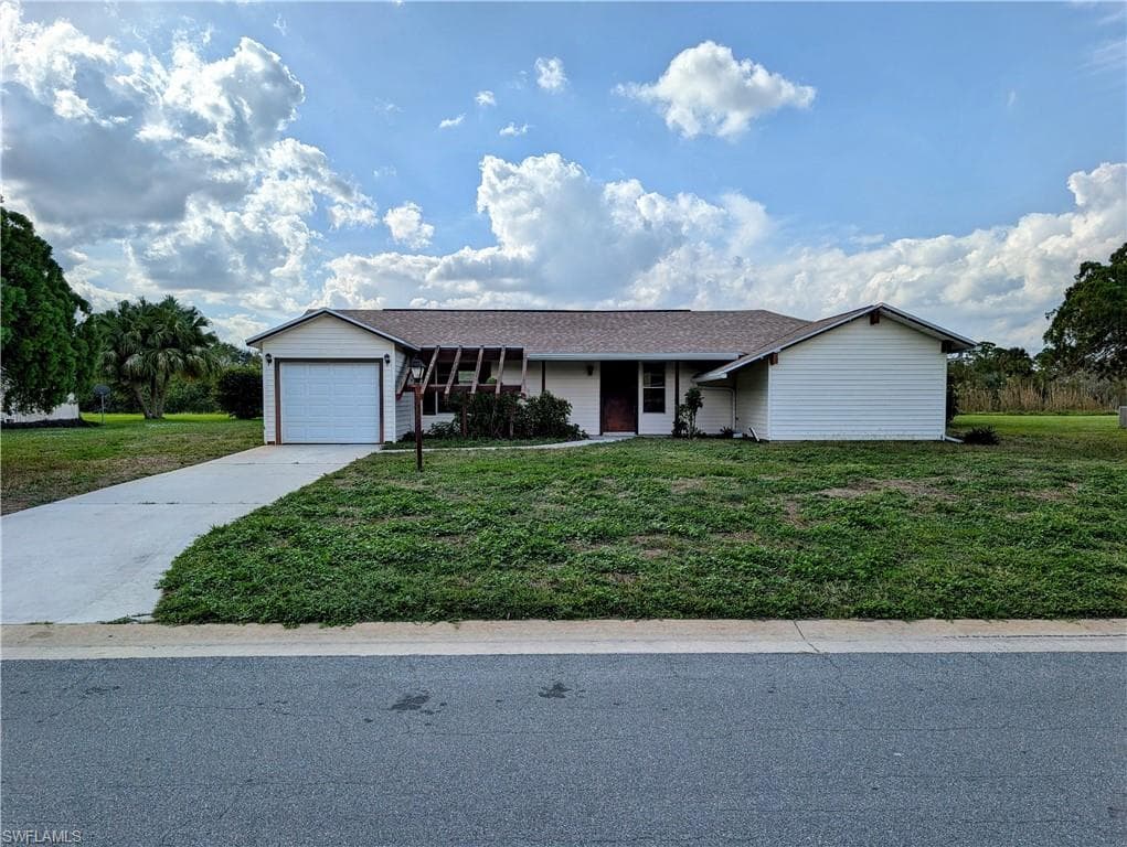 1523 Medford PL LEHIGH ACRES, FL 33936