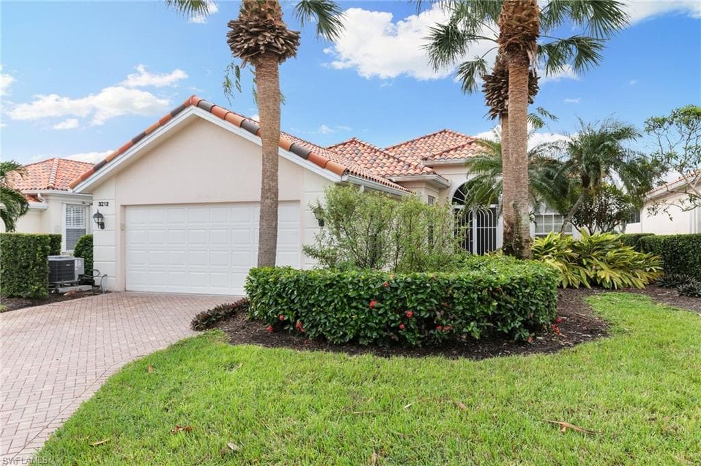 3212 Benicia CT NAPLES, FL 34109