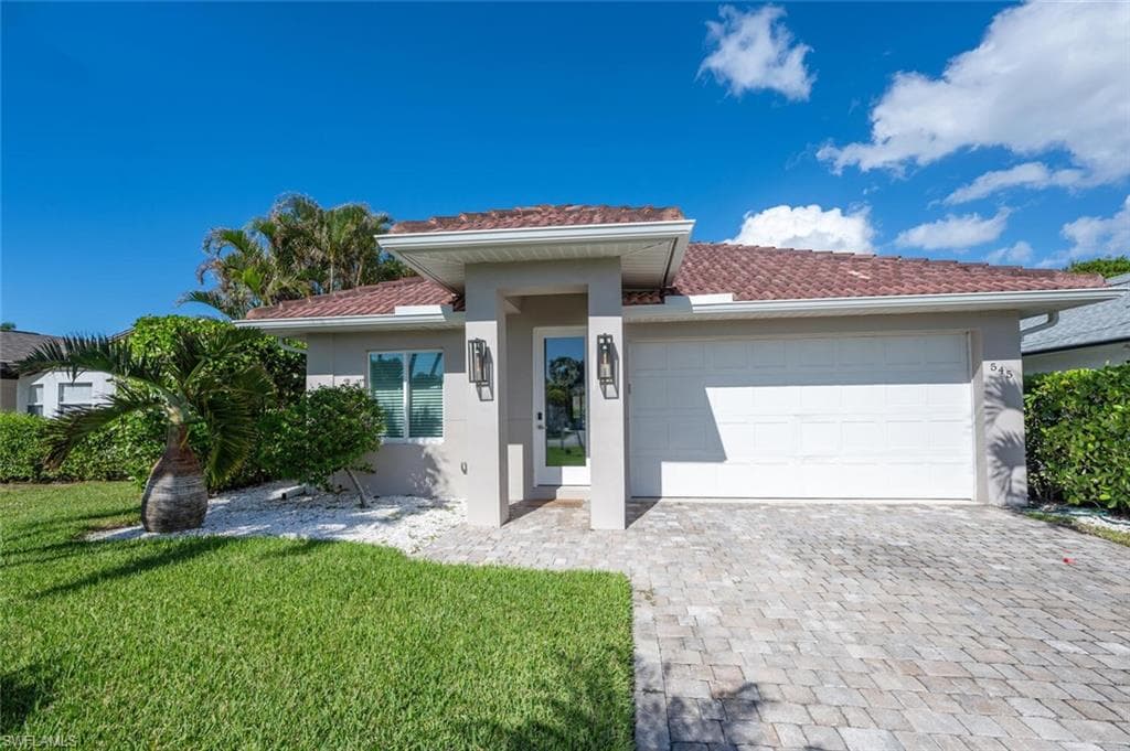 545 104th AVE N NAPLES, FL 34108