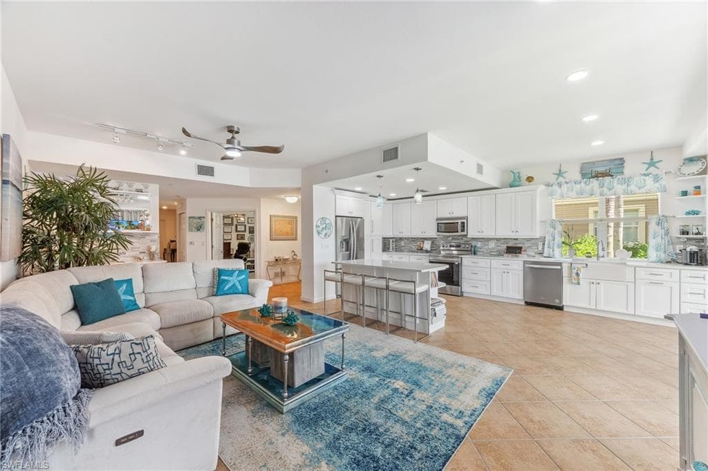 6686 Alden Woods CIR 101 NAPLES, FL 34113