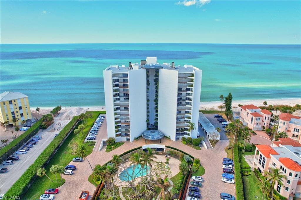 3951 Gulf Shore BLVD N 1105 NAPLES, FL 34103