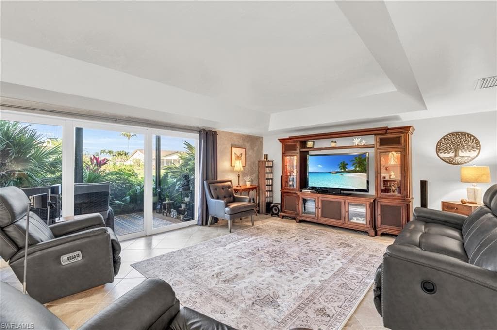 373 Palm DR 701 NAPLES, FL 34112