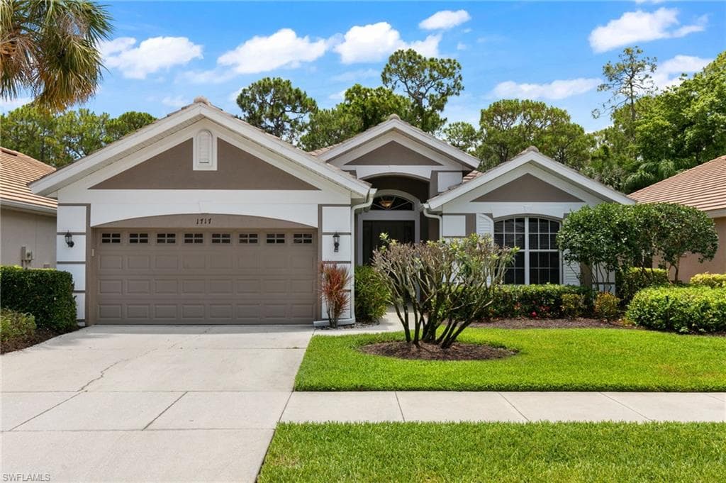 1717 Winding Oaks WAY NAPLES, FL 34109