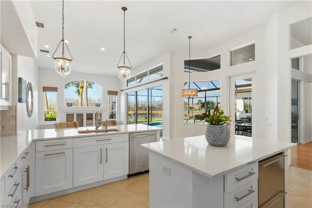 24370 Woodsage DR BONITA SPRINGS, FL 34134