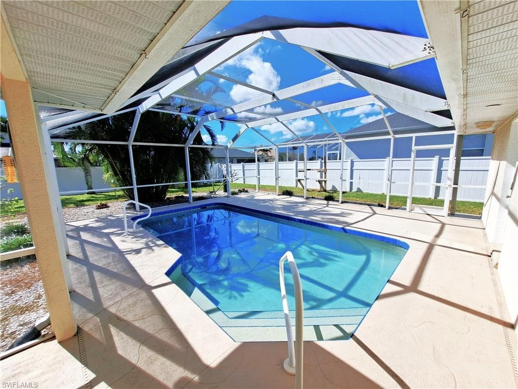 2206 39th ST CAPE CORAL, FL 33914
