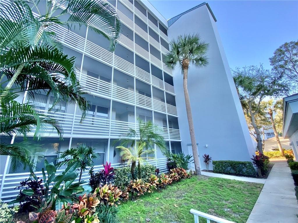 290 Naples Cove DR 2205 NAPLES, FL 34110