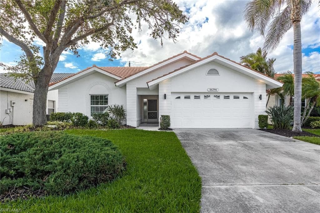 16296 Kelly Woods DR FORT MYERS, FL 33908