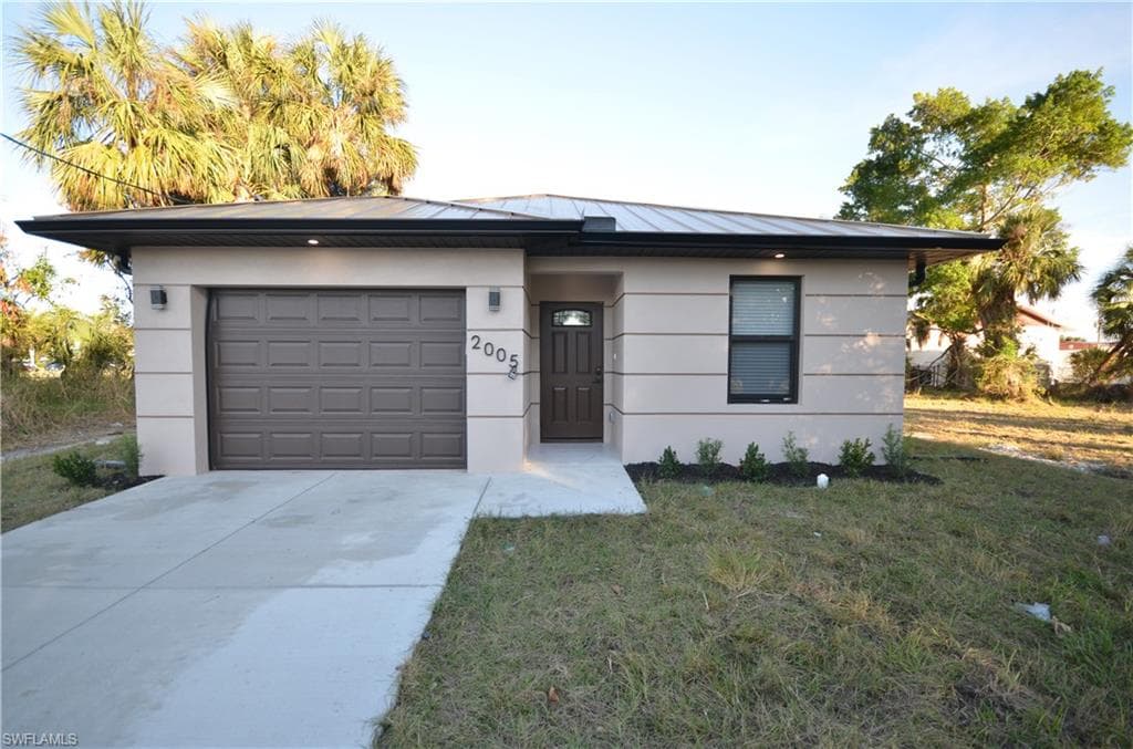 2005 Carver AVE FORT MYERS, FL 33916