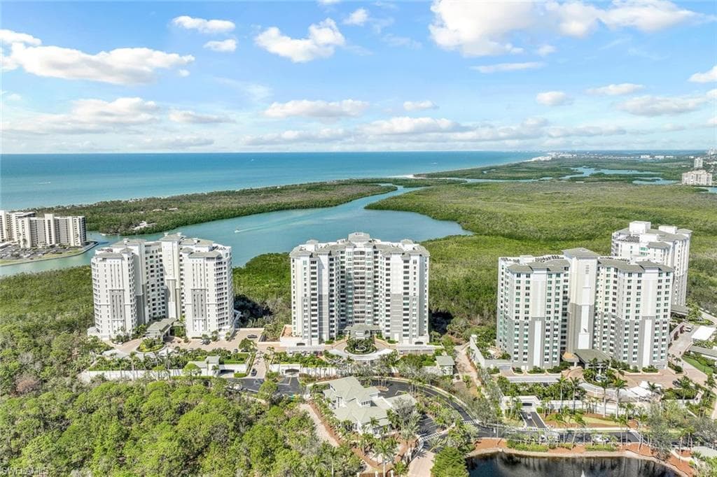 285 Grande WAY 901 NAPLES, FL 34110