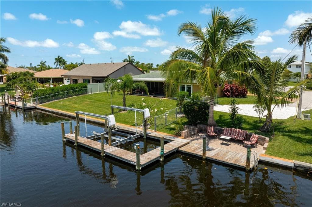 846 Monticello CT CAPE CORAL, FL 33904