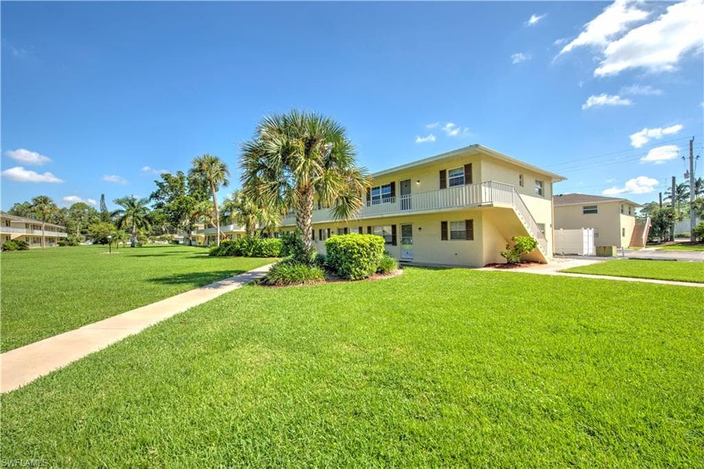 3325 Airport RD N N5 NAPLES, FL 34105