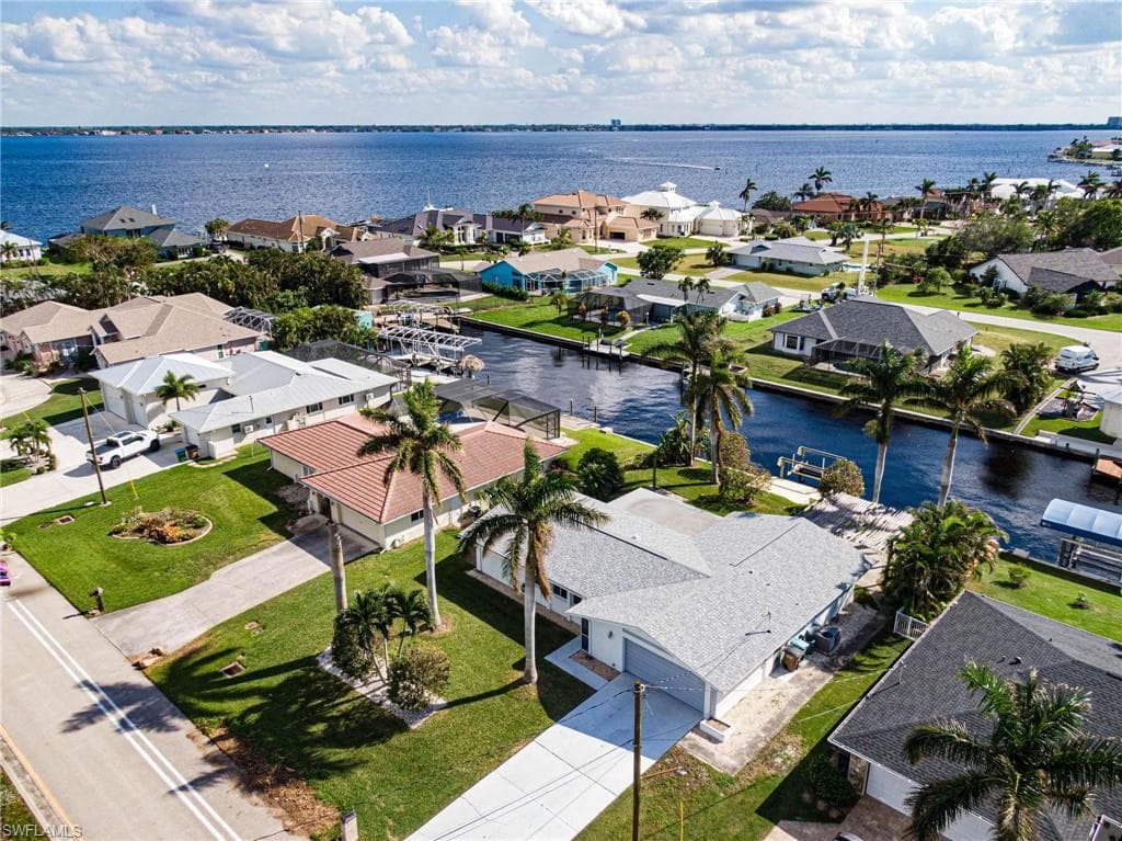2112 Cornwallis PKWY CAPE CORAL, FL 33904