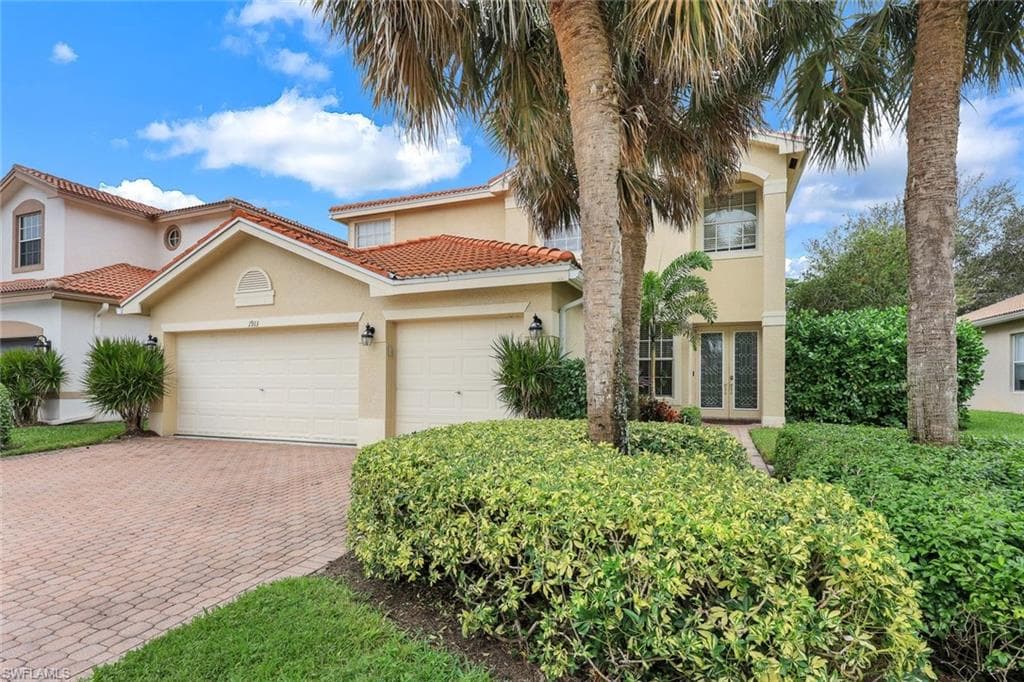 1913 Isla De Palma CIR NAPLES, FL 34119
