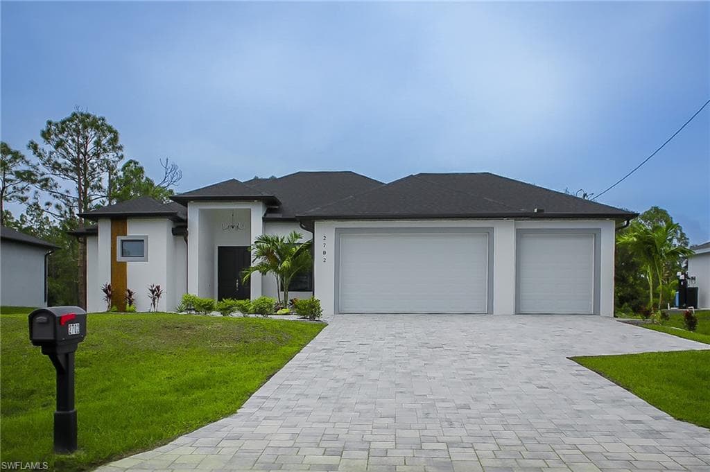 2702 53rd ST SW LEHIGH ACRES, FL 33976