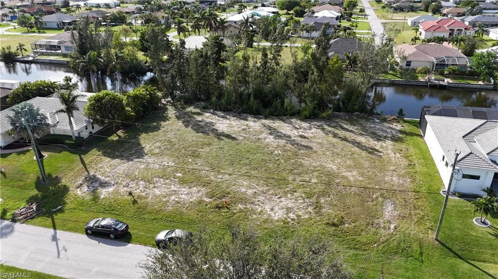 3744 SW 11th PL CAPE CORAL, FL 33914