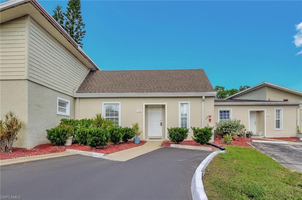 722 111th AVE N NAPLES, FL 34108