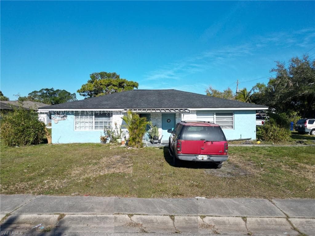 3743 Estelle ST 3745 FORT MYERS, FL 33916