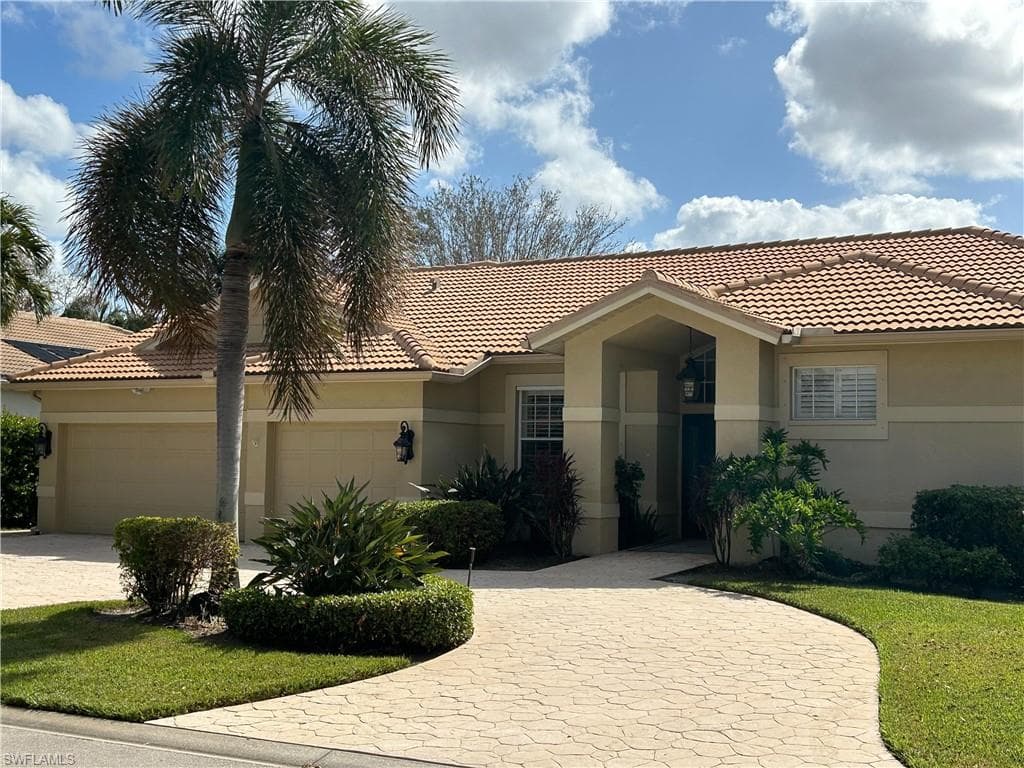 8900 Creek Run DR BONITA SPRINGS, FL 34135