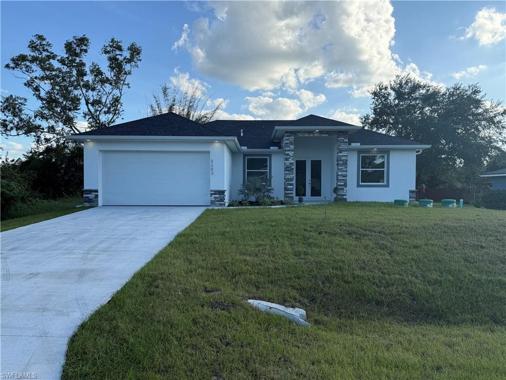 3203 24th ST SW LEHIGH ACRES, FL 33976
