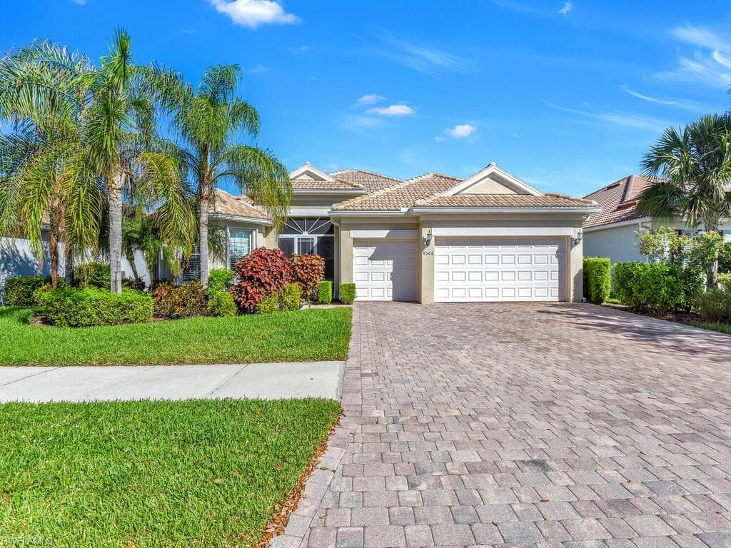8566 Veronawalk CIR NAPLES, FL 34114