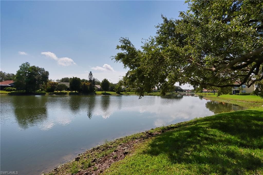 65 Silver Oaks CIR 201 NAPLES, FL 34119