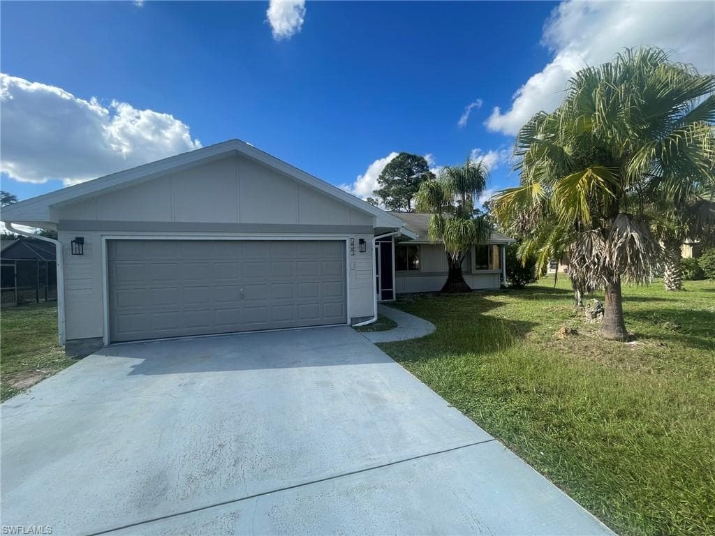 621 Glenn AVE LEHIGH ACRES, FL 33972