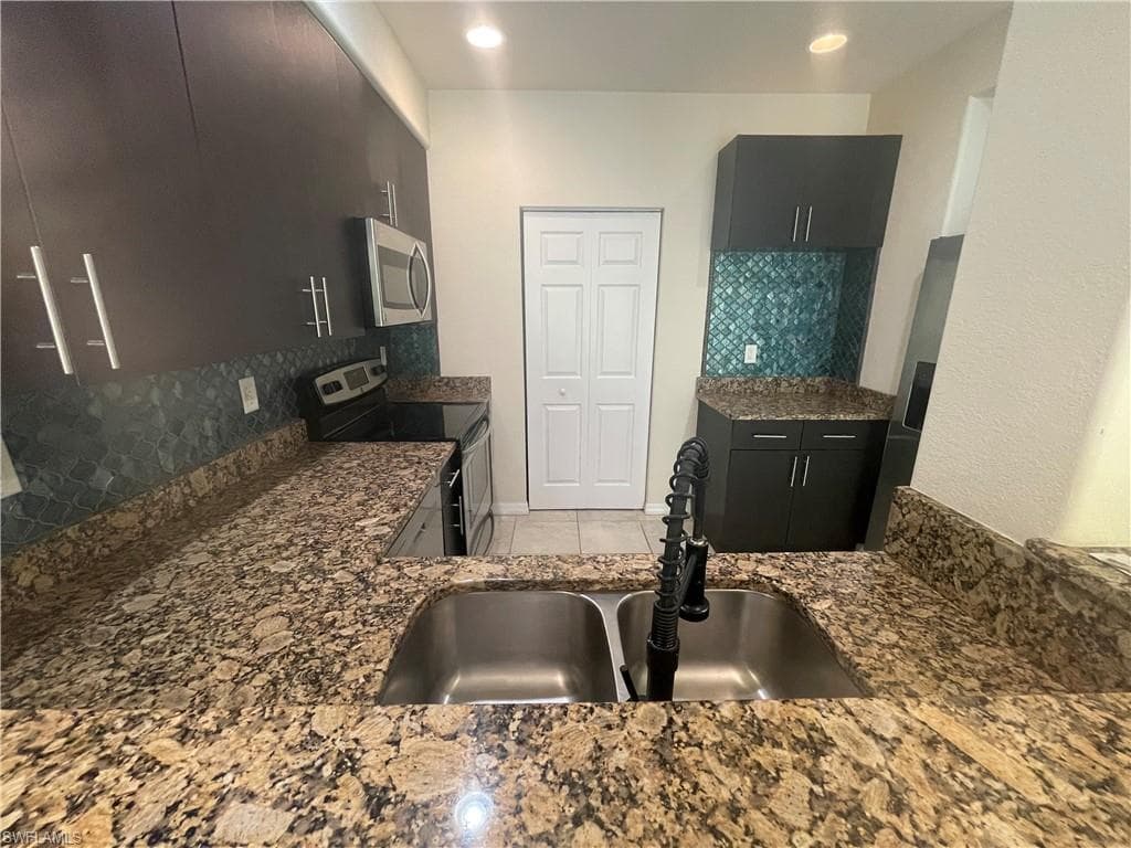 13160 Bella Casa CIR 2110 FORT MYERS, FL 33966