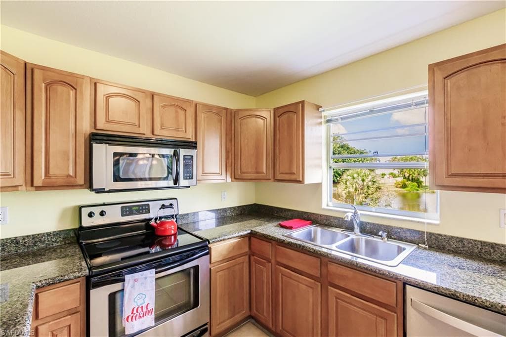 6864 Sandtrap DR 4 FORT MYERS, FL 33919
