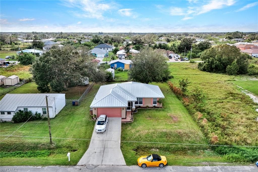 3915 9th ST SW LEHIGH ACRES, FL 33976