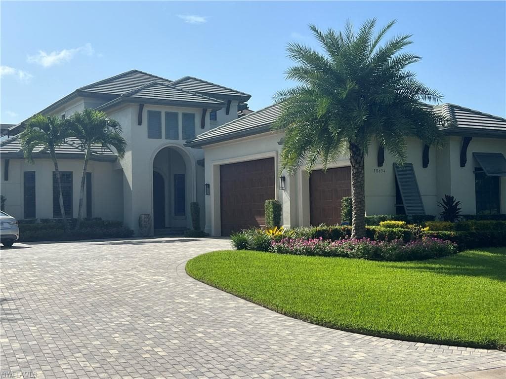 28634 La Caille DR NAPLES, FL 34119