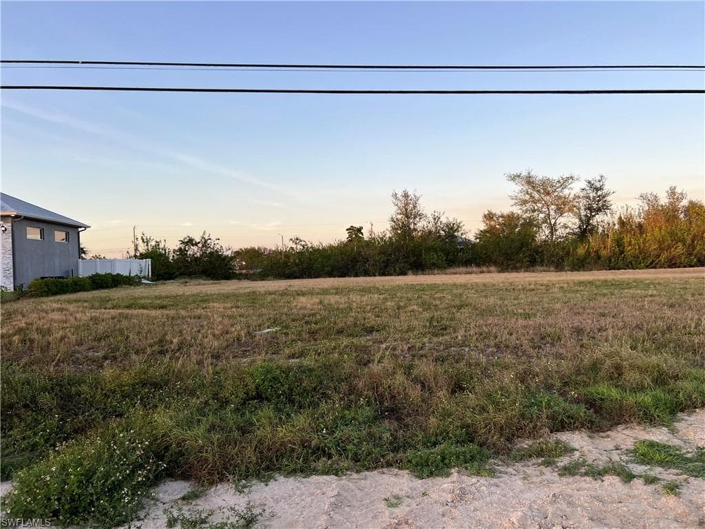 1025 NE 15th TER CAPE CORAL, FL 33909