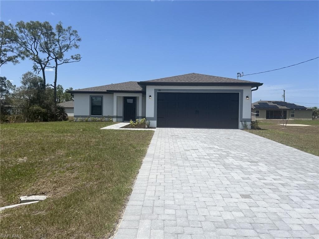 181 Yager CIR FORT MYERS, FL 33913