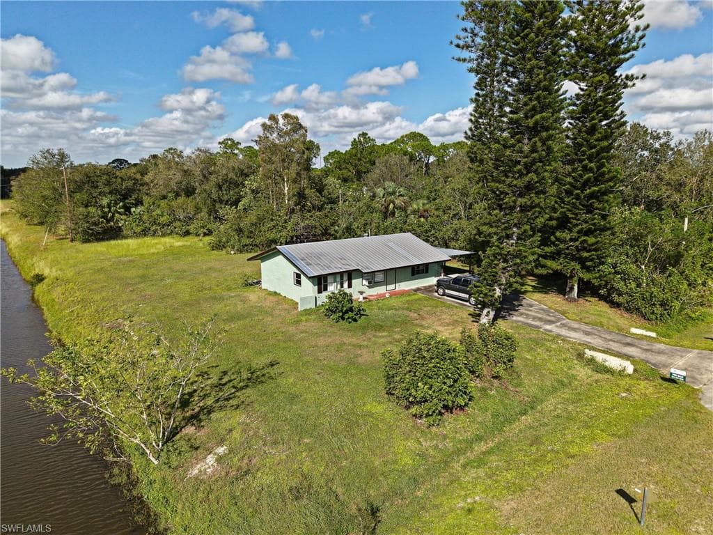 11 Clayton AVE LEHIGH ACRES, FL 33936
