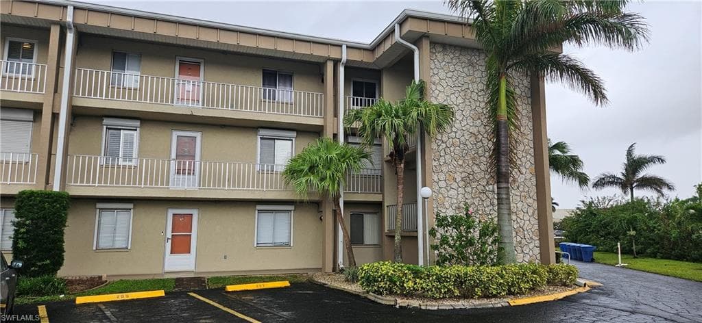 2244 Winkler AVE 108 FORT MYERS, FL 33901