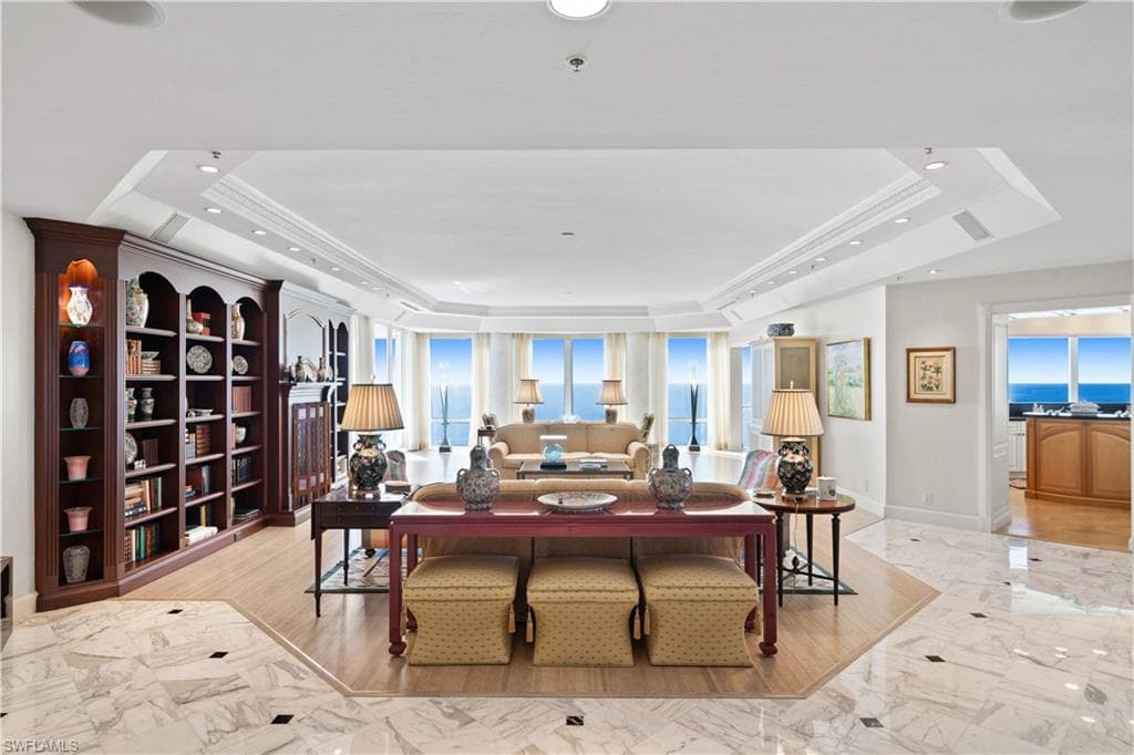 4601 Gulf Shore BLVD N PH-3 NAPLES, FL 34103