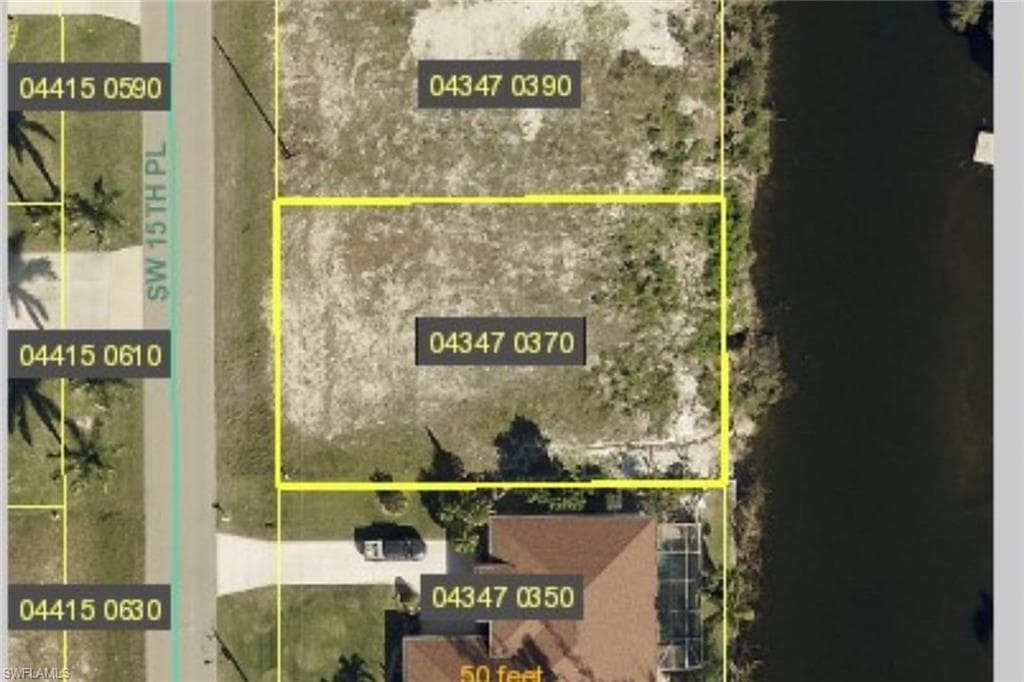 1725 SW 15th PL CAPE CORAL, FL 33991