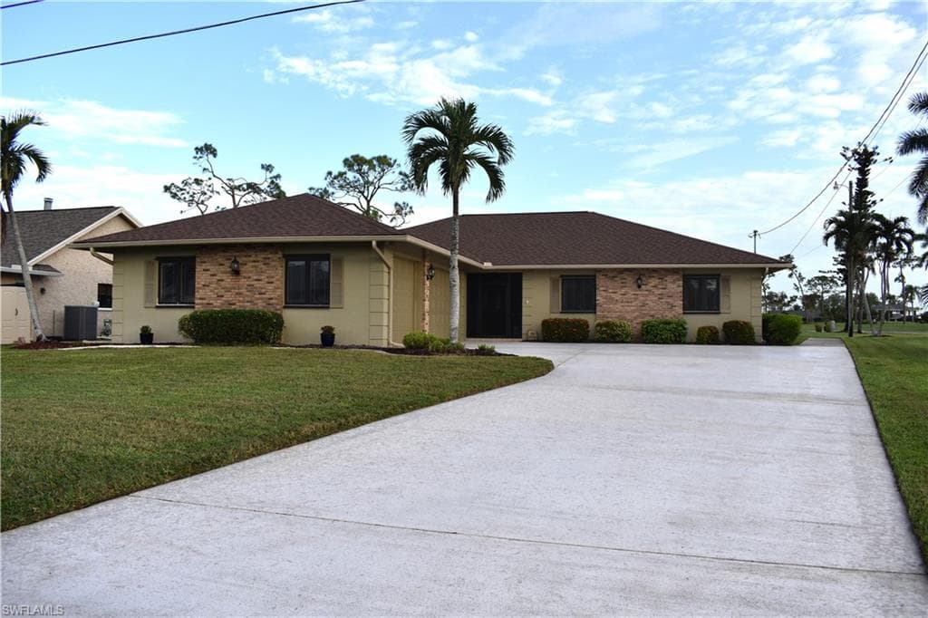 1203 SW 19th LN CAPE CORAL, FL 33991