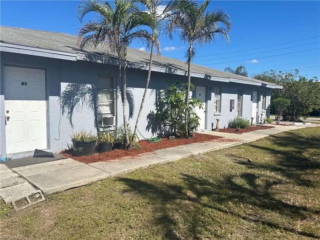 1641 40th TER SW NAPLES, FL 34116