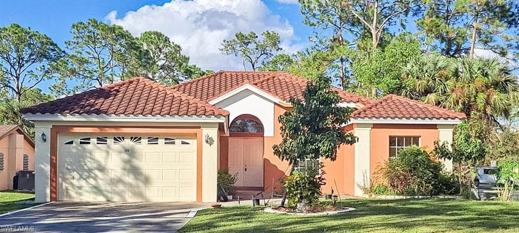 6225 Green BLVD NAPLES, FL 34116