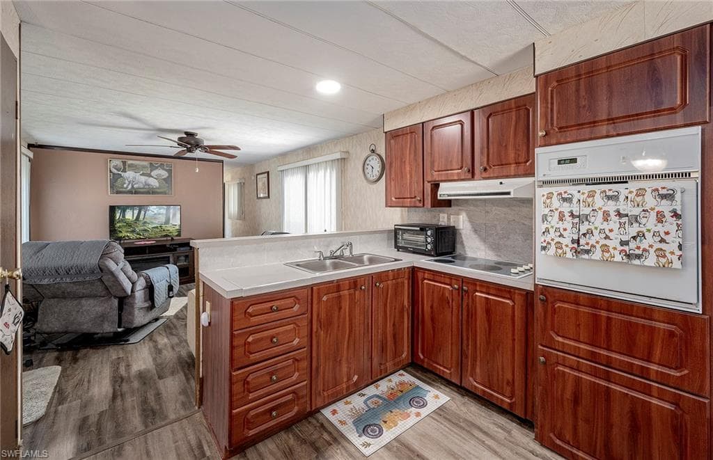 44 Poinsettia DR FORT MYERS, FL 33905