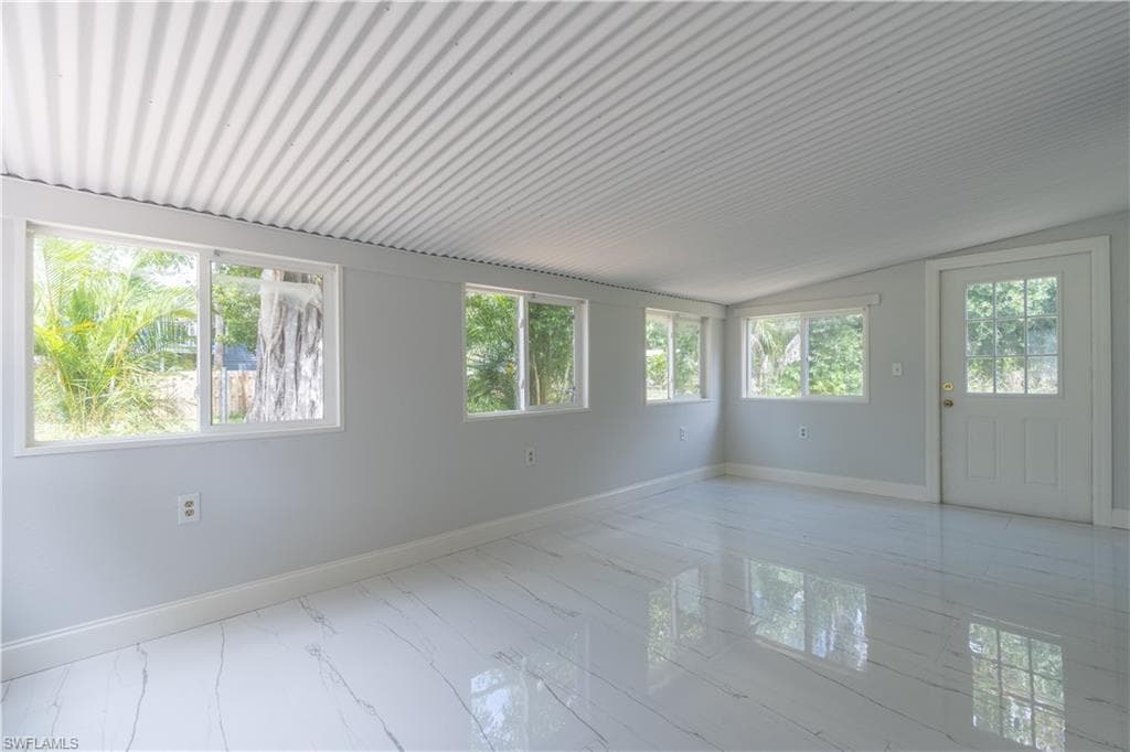 215 Delray AVE FORT MYERS, FL 33905