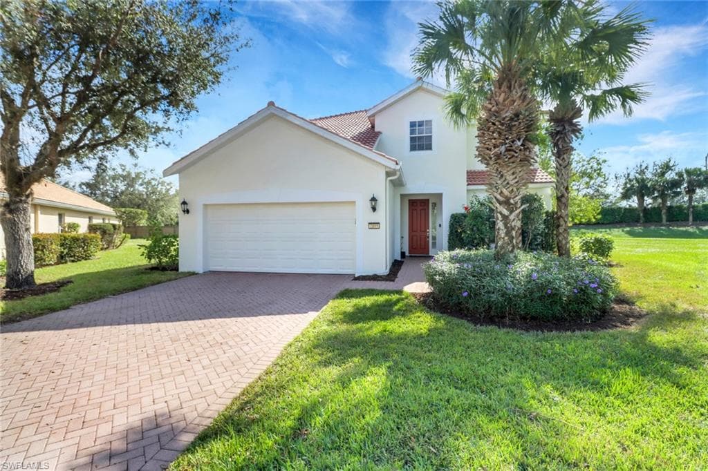 2105 Fairmont LN NAPLES, FL 34120